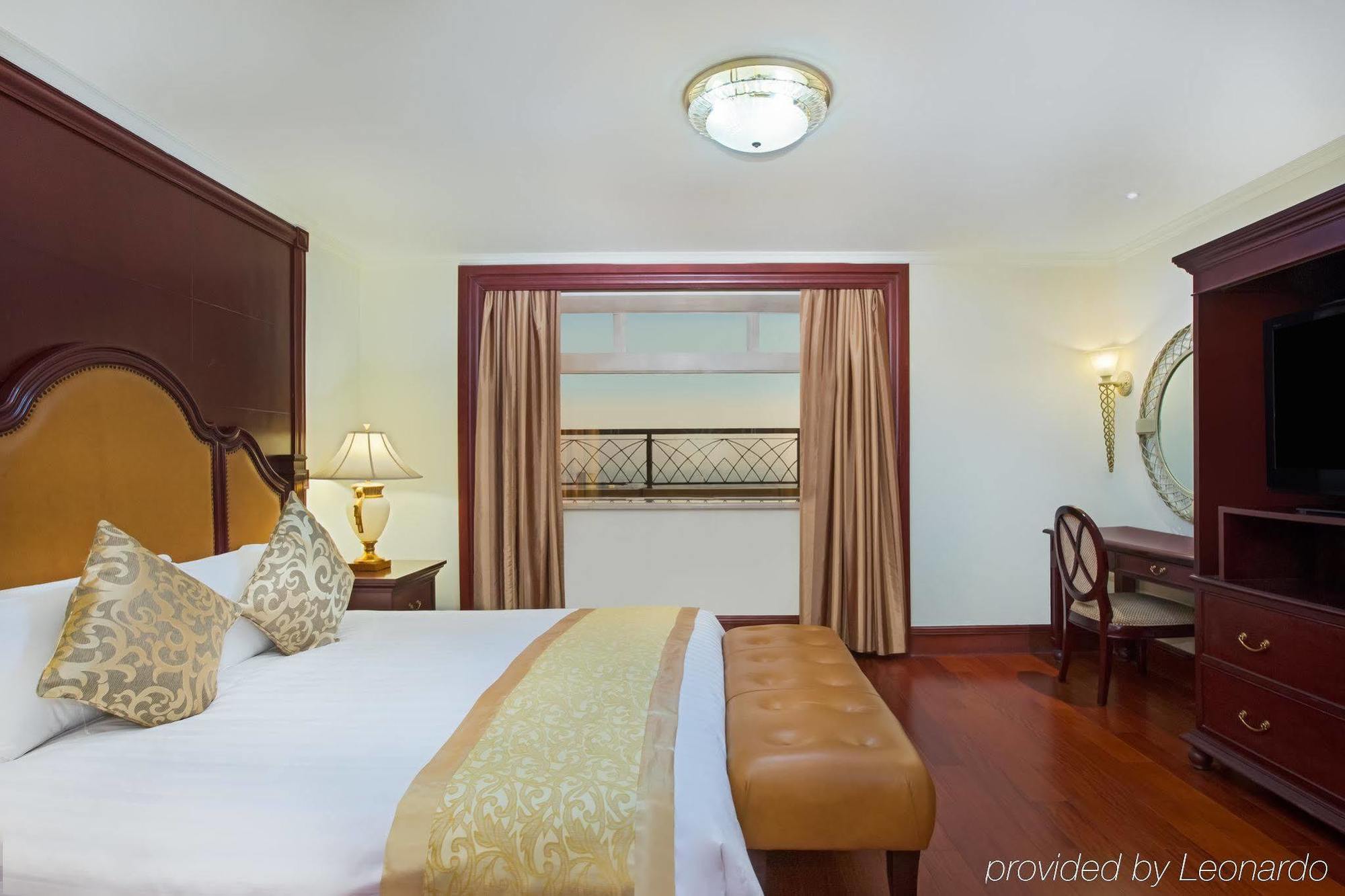 Crowne Plaza Nanjing Hotels & Suites Экстерьер фото