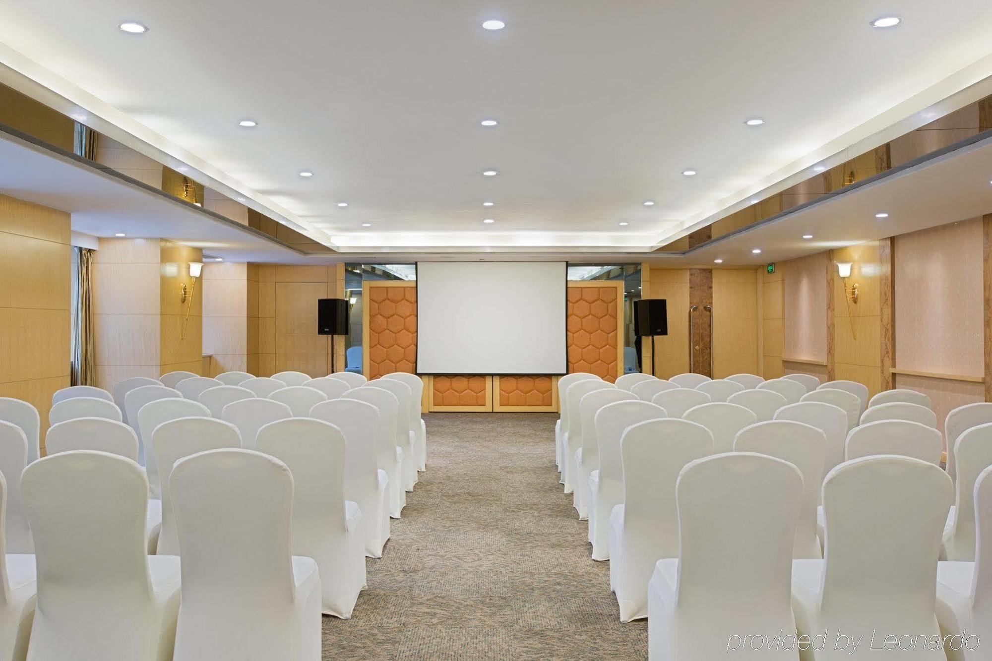 Crowne Plaza Nanjing Hotels & Suites Экстерьер фото